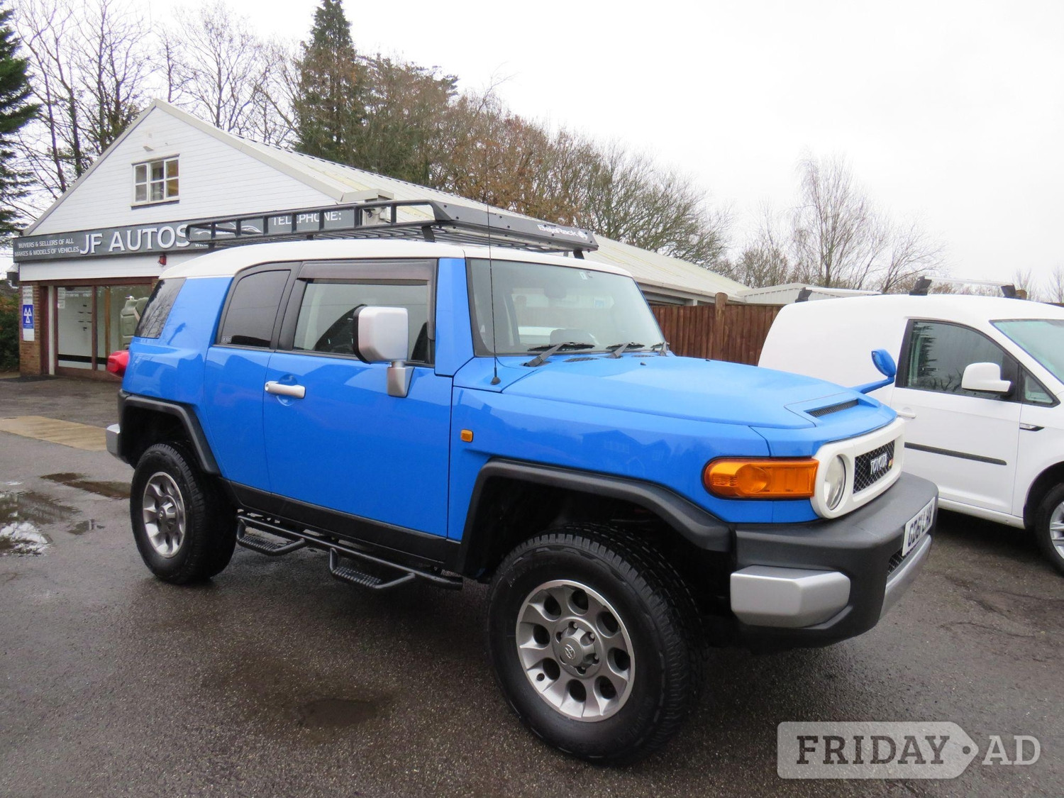 Toyota FJ Cruiser 2011 - Cars
