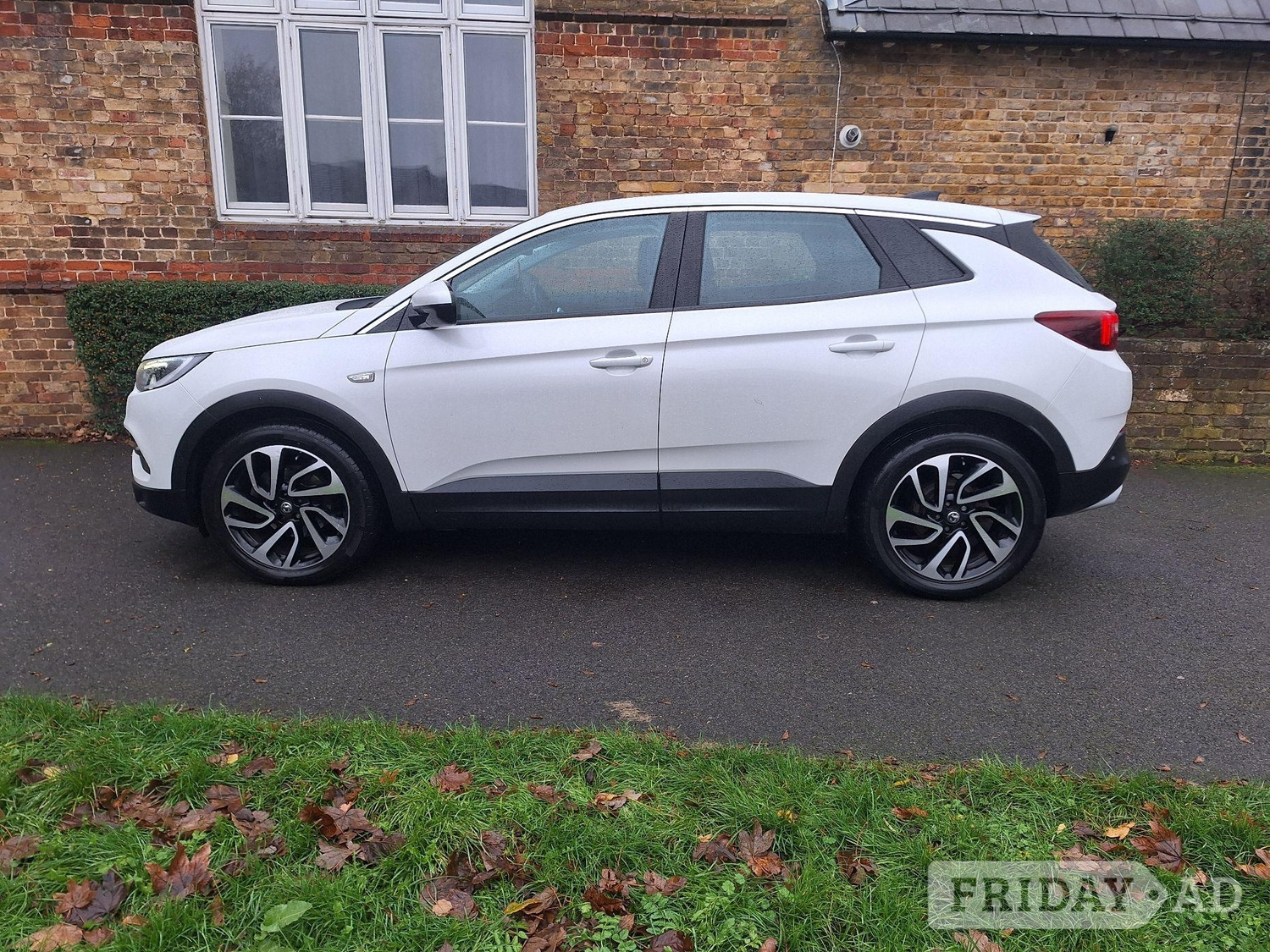 [ berth ]Vauxhall Grandland X