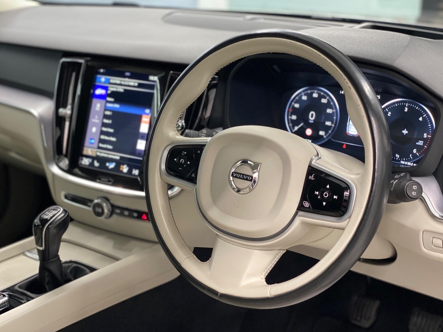 Volvo V60 2019 - Cars in Peterborough