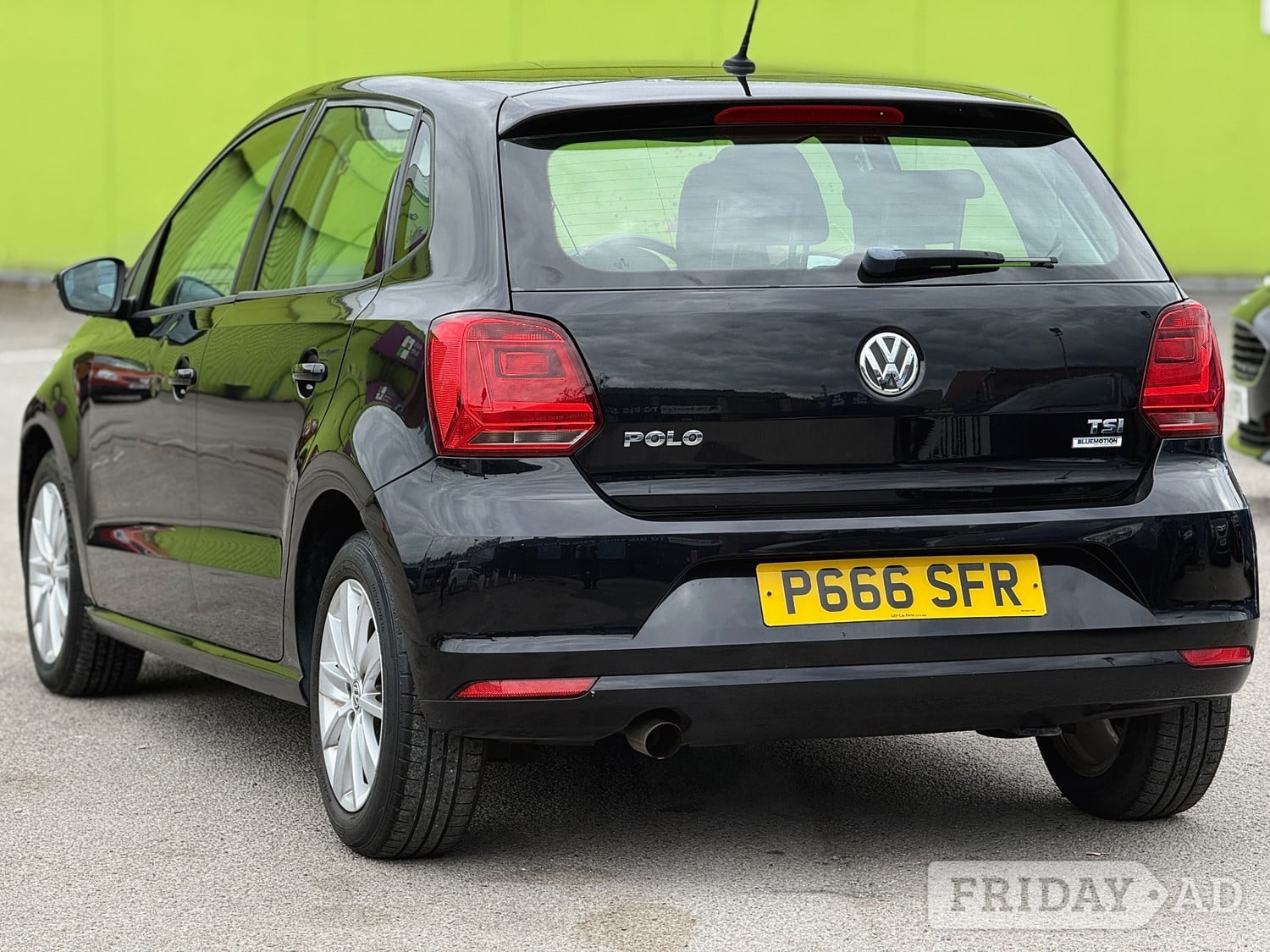 Volkswagen Polo 2015 - Cars