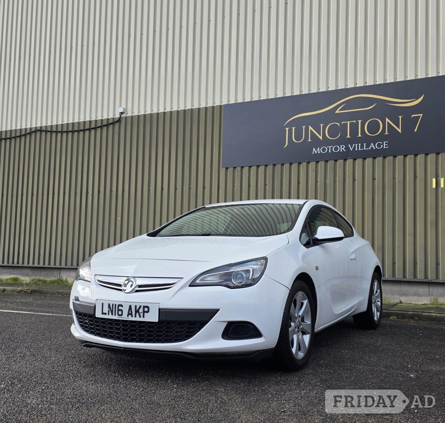 Vauxhall Astra 2016 - Cars in Accrington