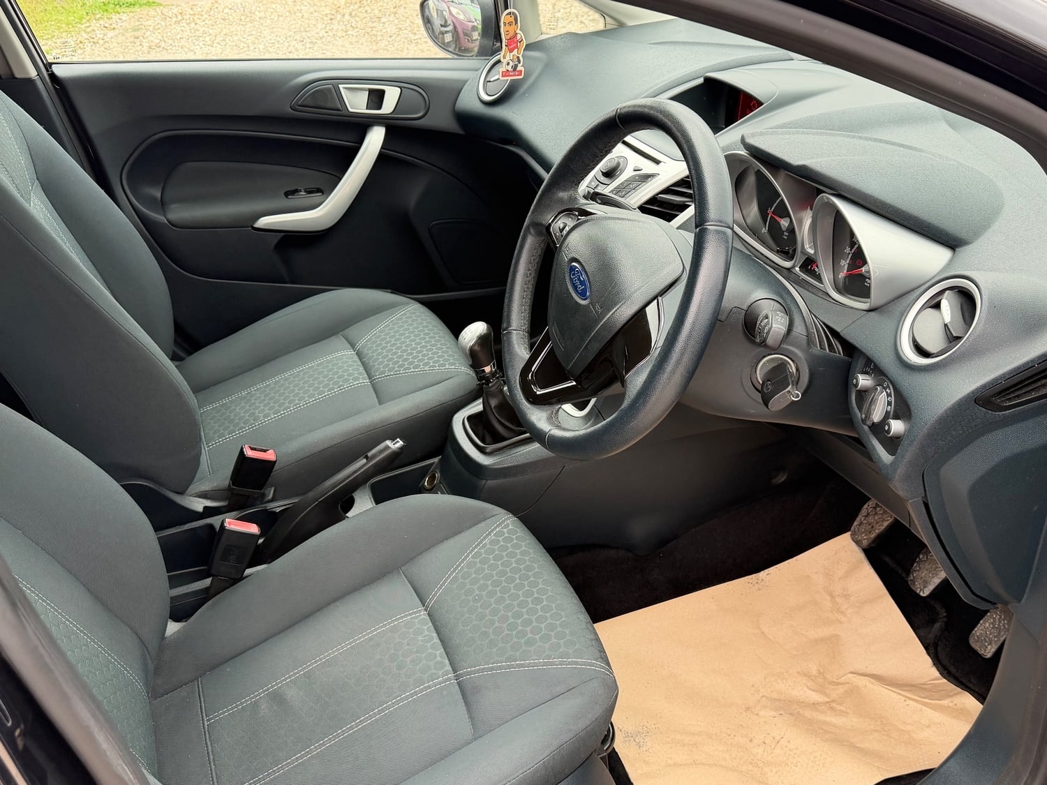 [ berth ]Ford Fiesta