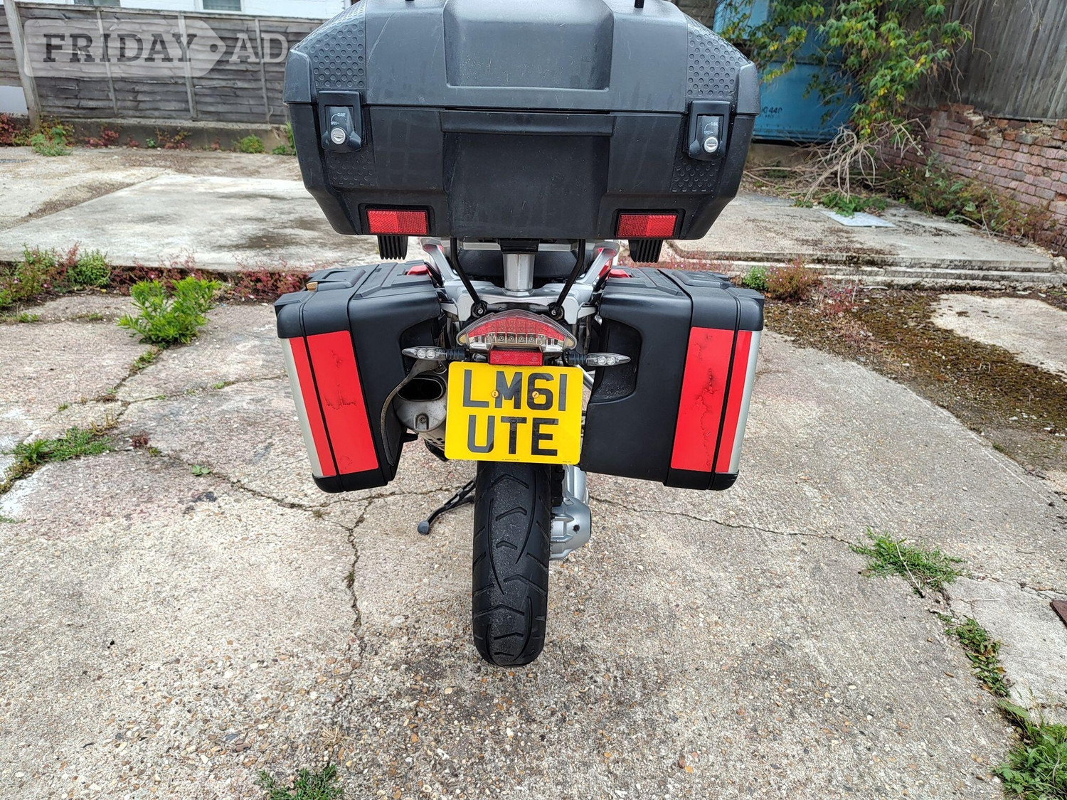 BMW R1200 2011 - Motorbikes, Scooters & Quads in Farnborough