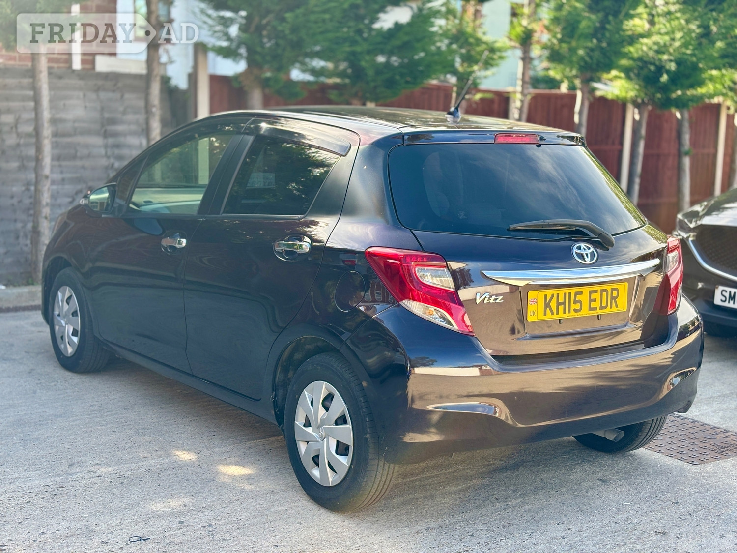 Toyota Yaris 2015 - Cars