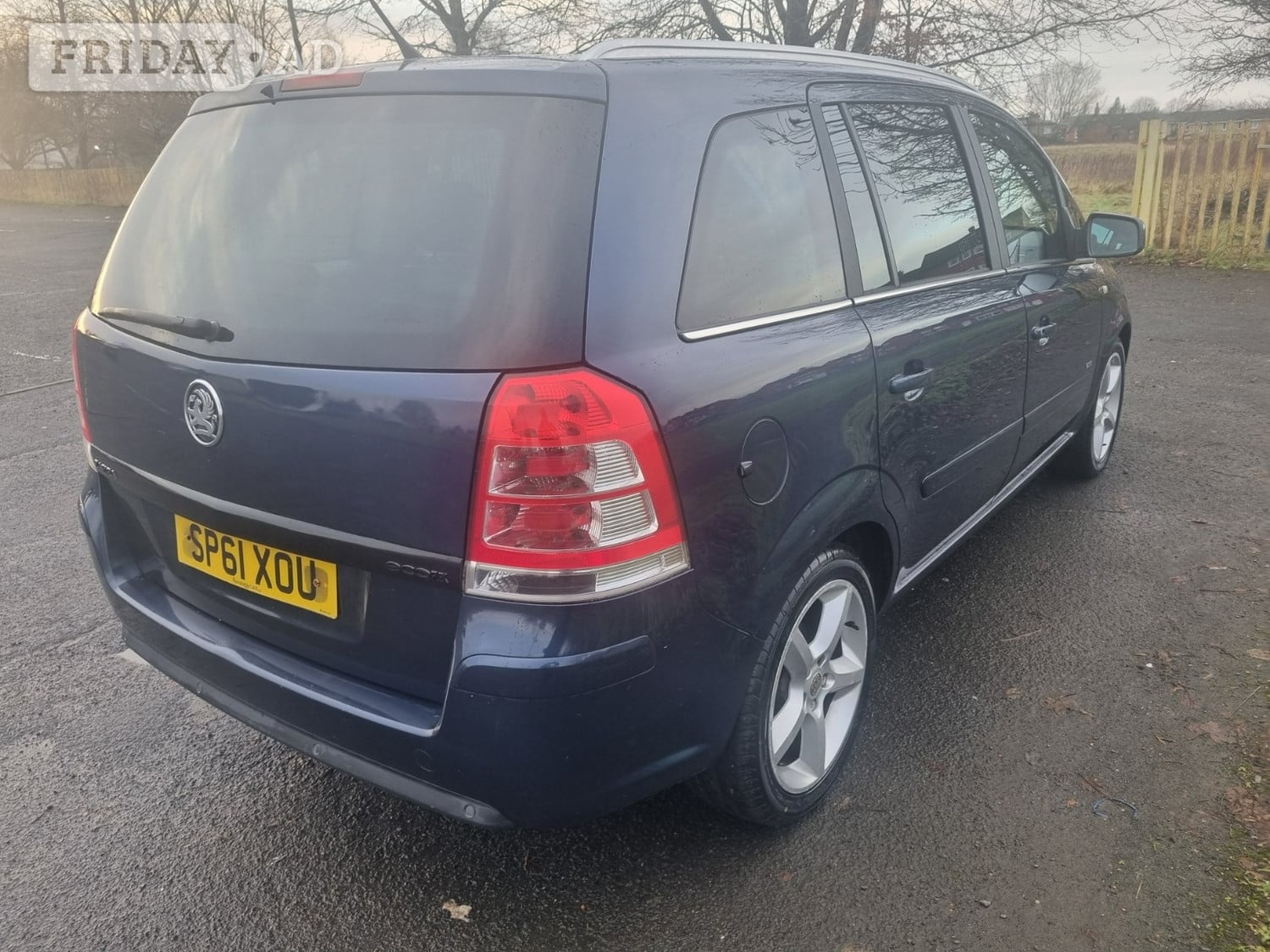 Vauxhall Zafira 2011 - Cars in Shotts