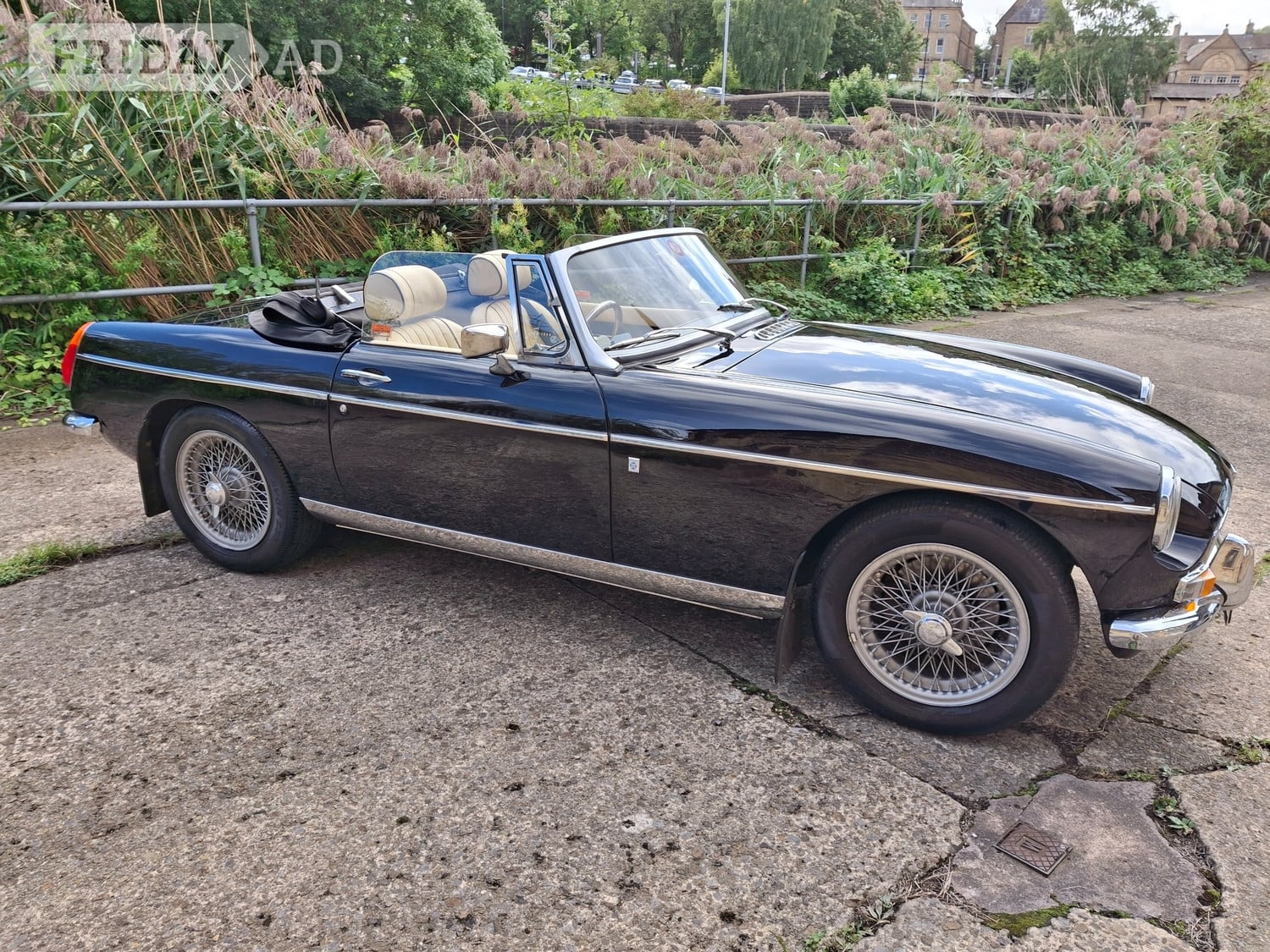 MG MGB 1975 in Bingley