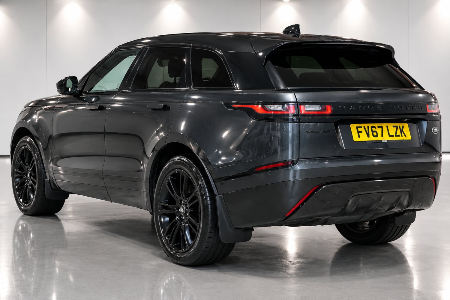 Land Rover Range Rover Velar 2017 - Cars in Peterborough