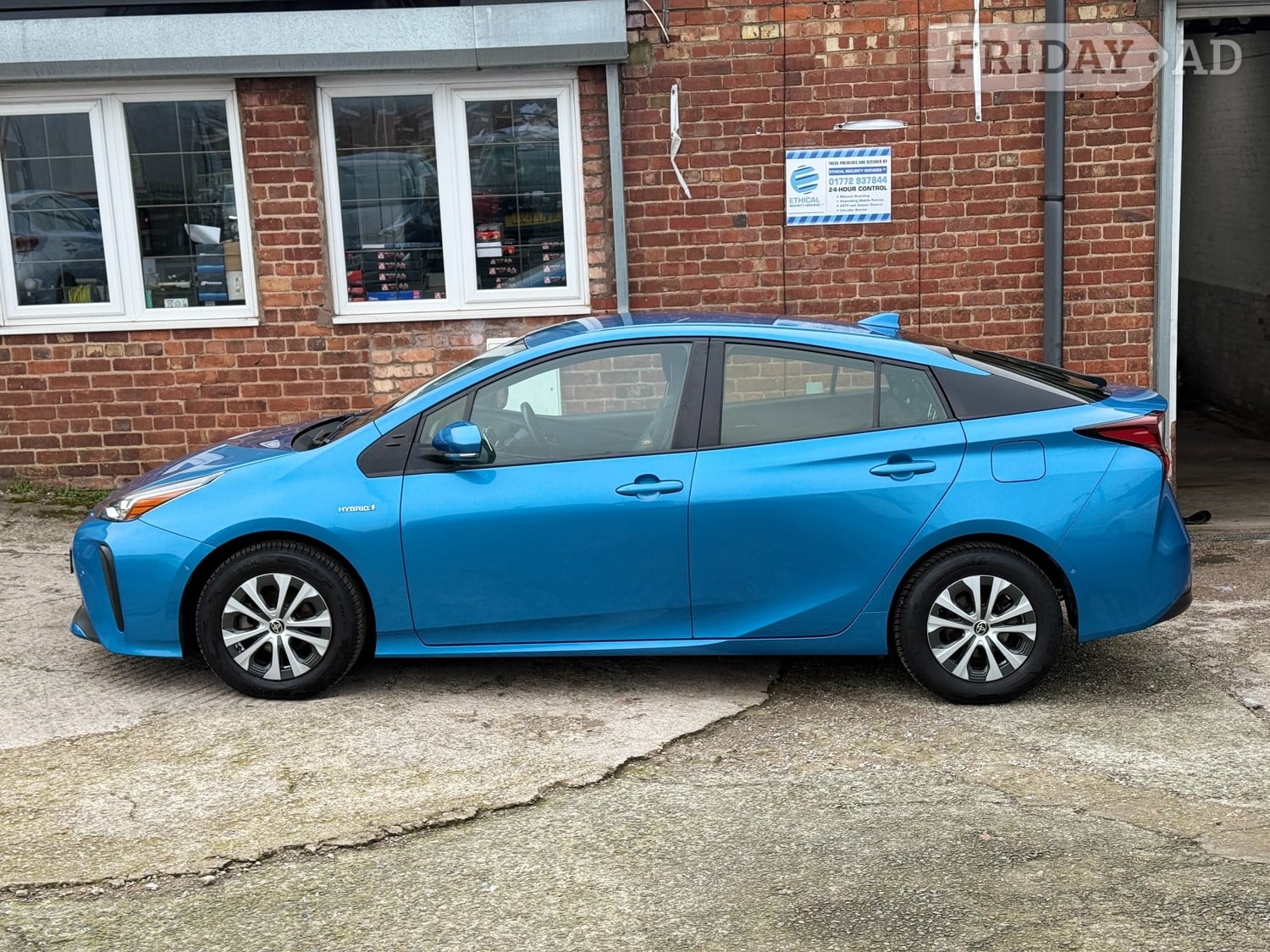 Toyota Prius 2019 - Cars in Preston