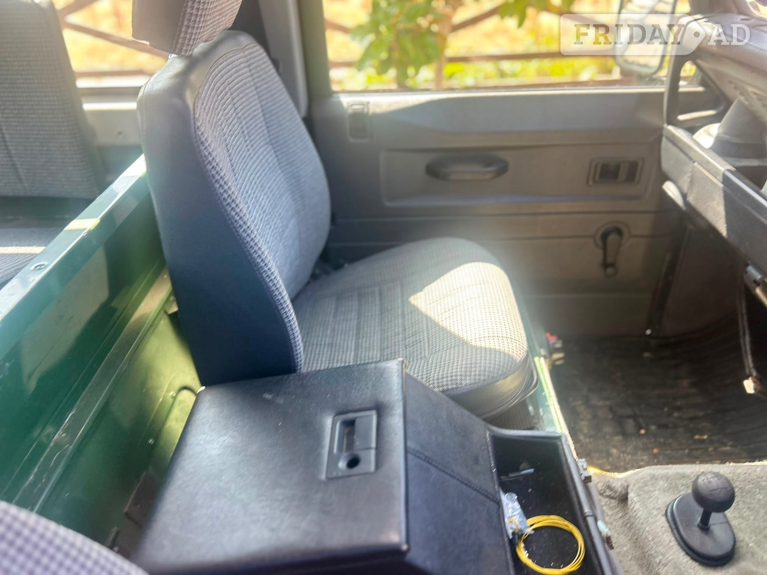 Land Rover Defender 90 1995 - Cars