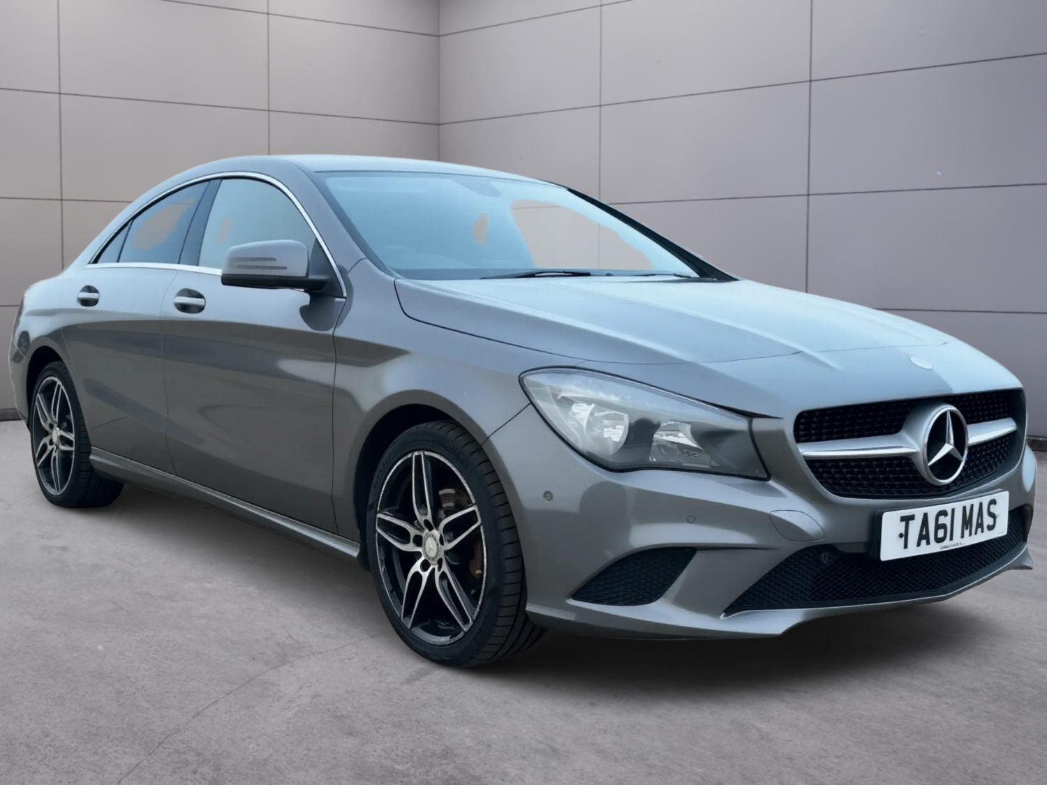 [ berth ]Mercedes-Benz CLA Class