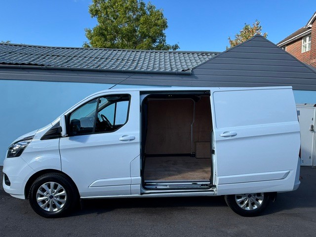 Ford Transit Custom 2023 - Vans & Commercial Vehicles in Southampton