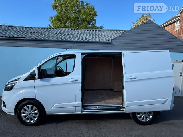 Ford Transit Custom 2023 - Vans & Commercial Vehicles in Southampton