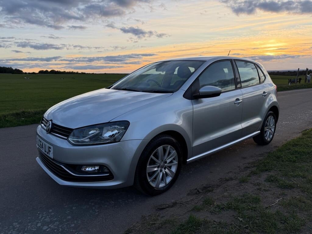 Volkswagen Polo 2015 - Cars in Epsom