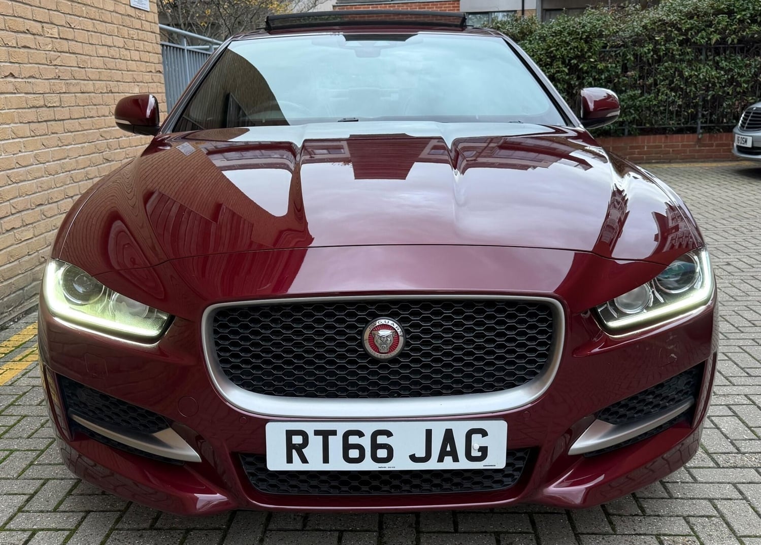Jaguar XE Brent
