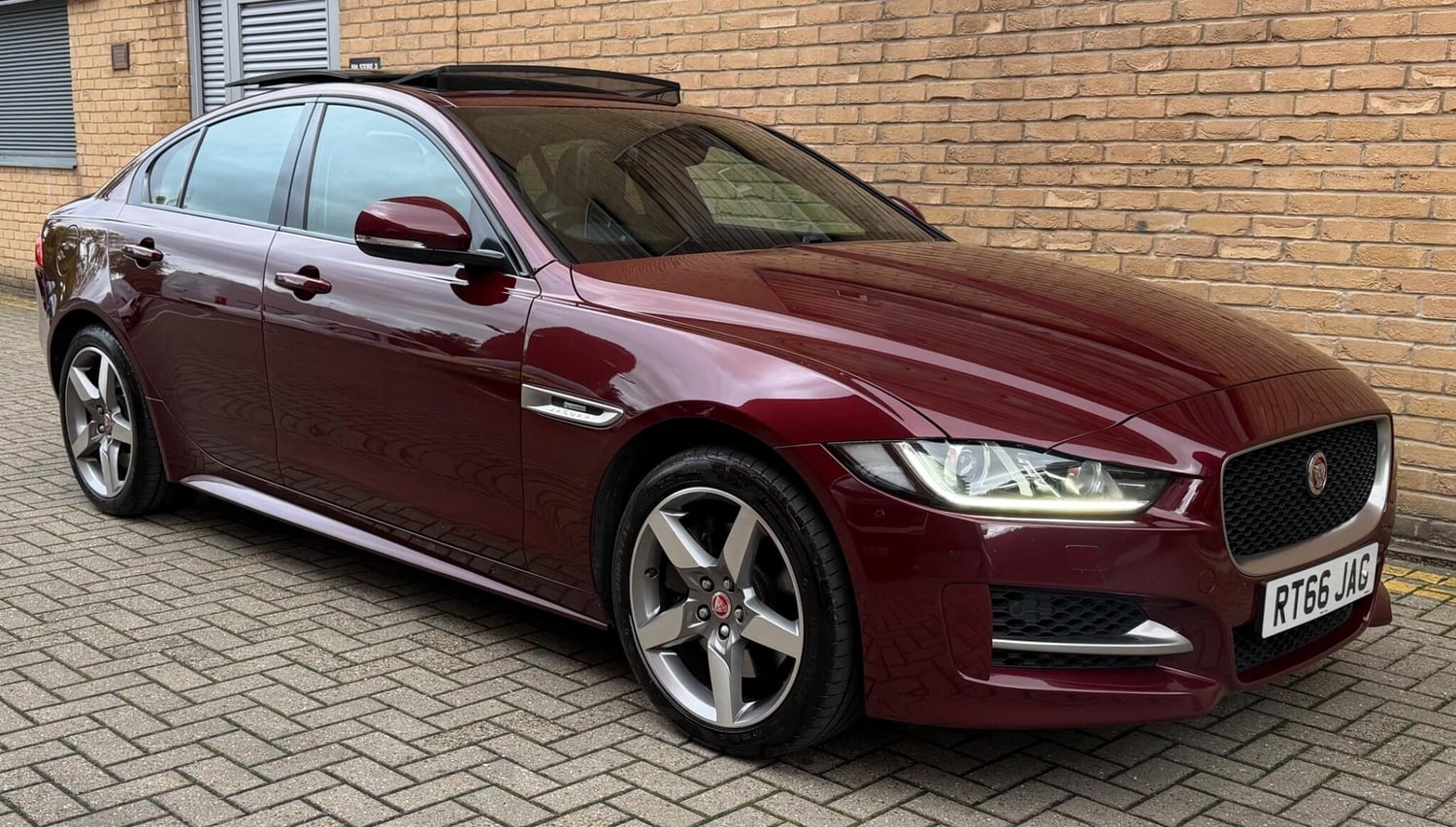 [ berth ]Jaguar XE