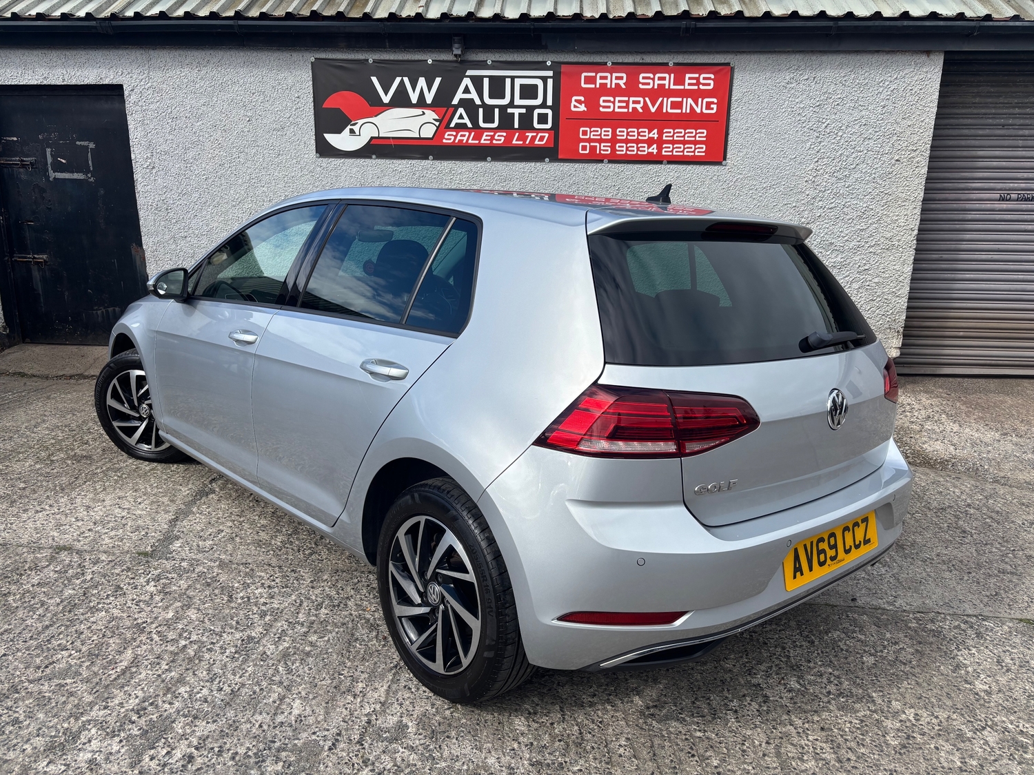 Volkswagen Golf 2019 - Cars