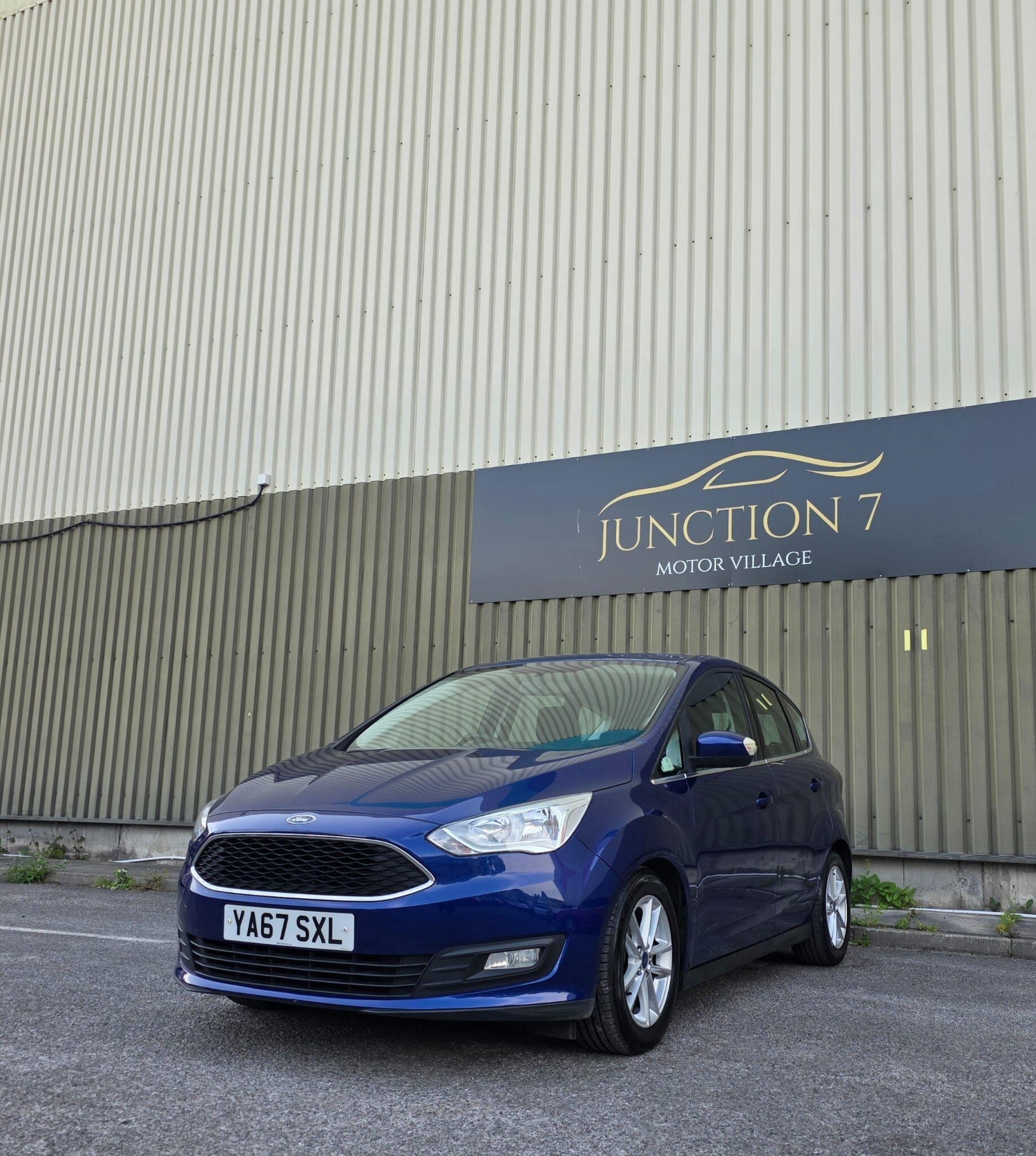[ berth ]Ford C-MAX