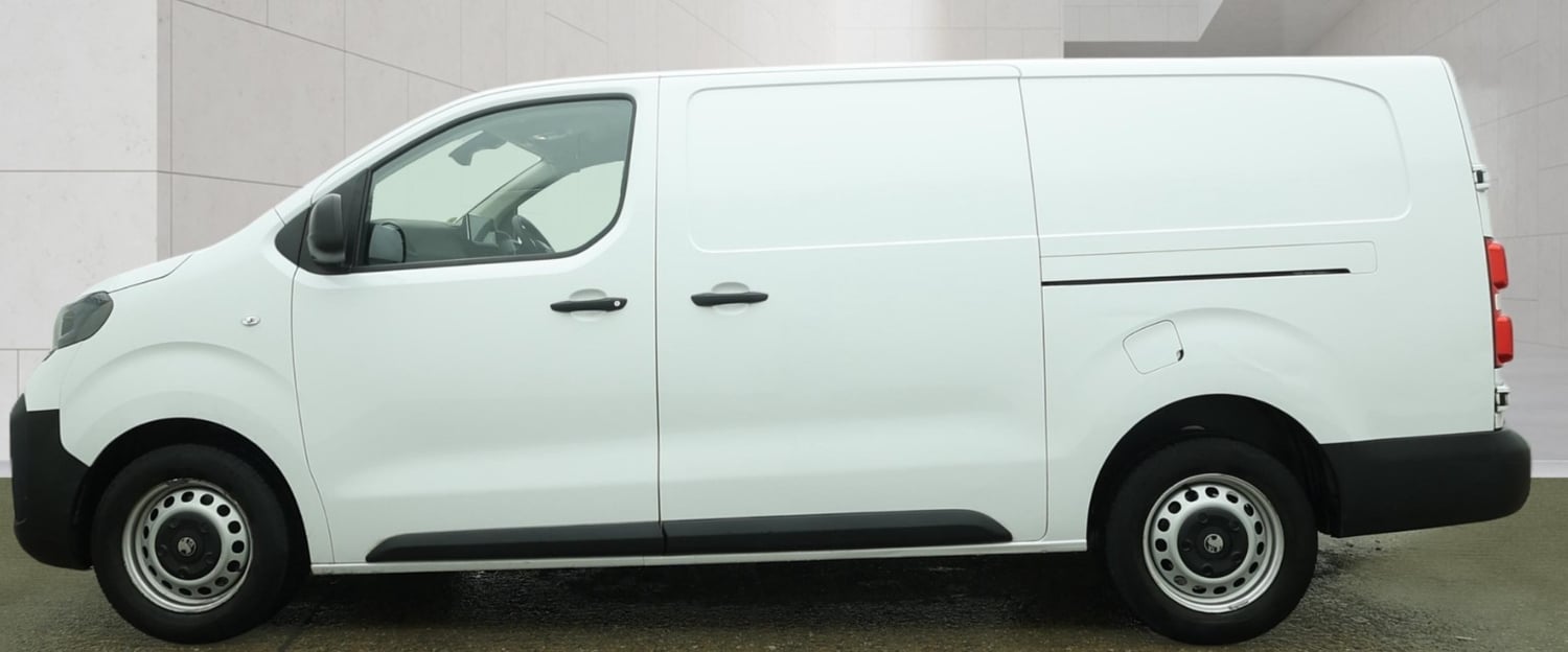 [ berth ]Vauxhall Vivaro