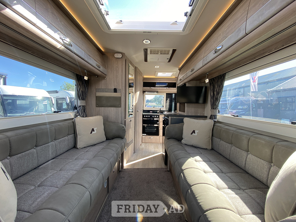 [2 berth ]Auto-Sleepers Bourton
