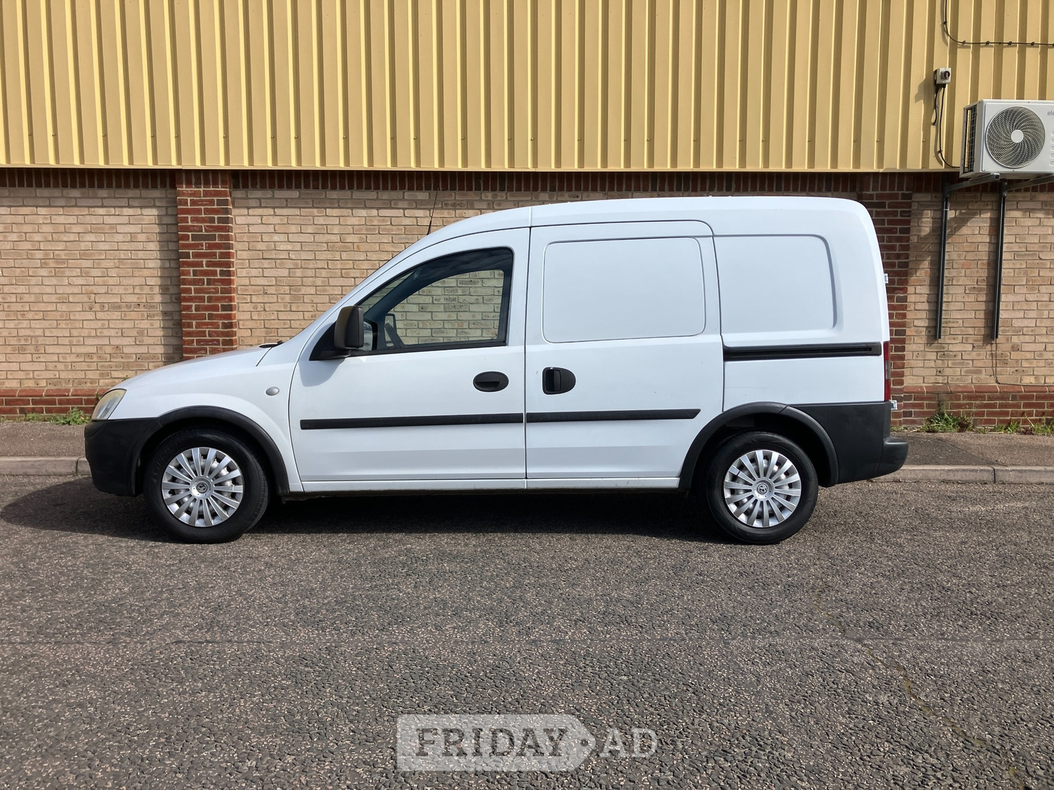 Vauxhall Combo 2008 - Vans & Commercial Vehicles in Ashbourne