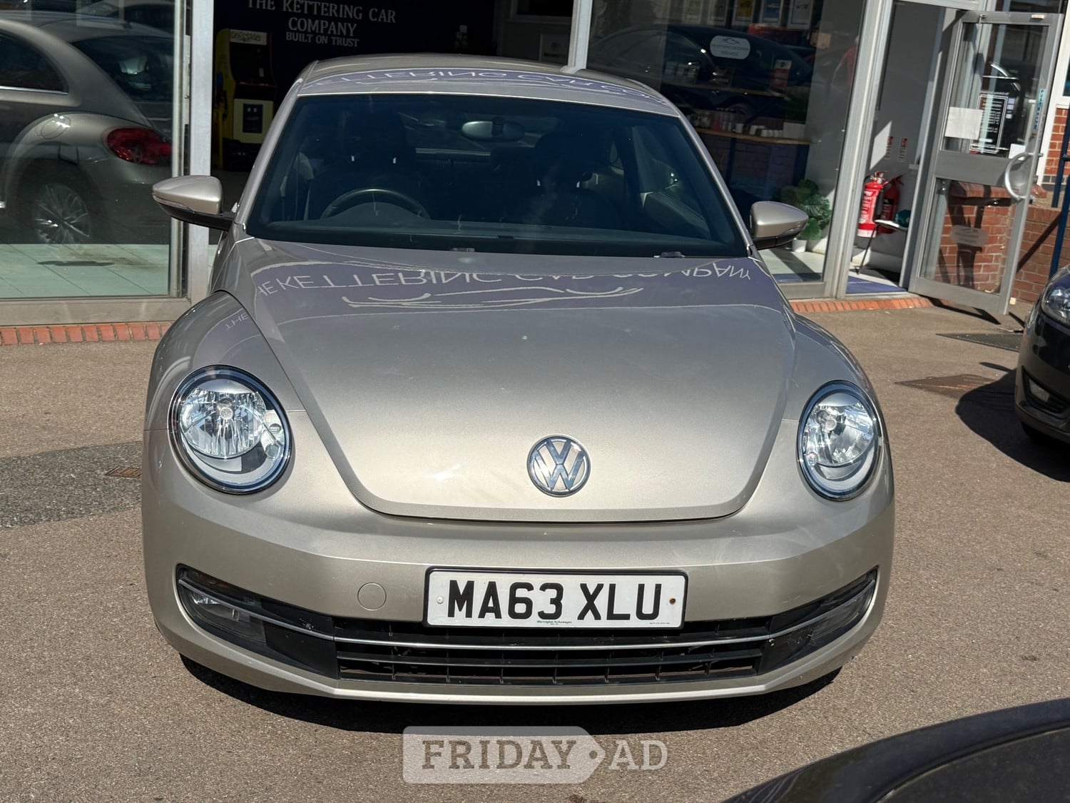 Volkswagen Beetle 2013 - Cars