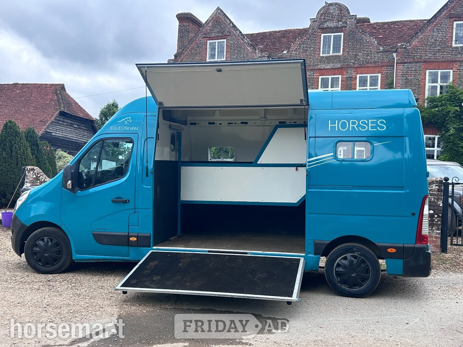 Southwest  Renault Horsebox - Trailers & Horseboxes in Guildford
