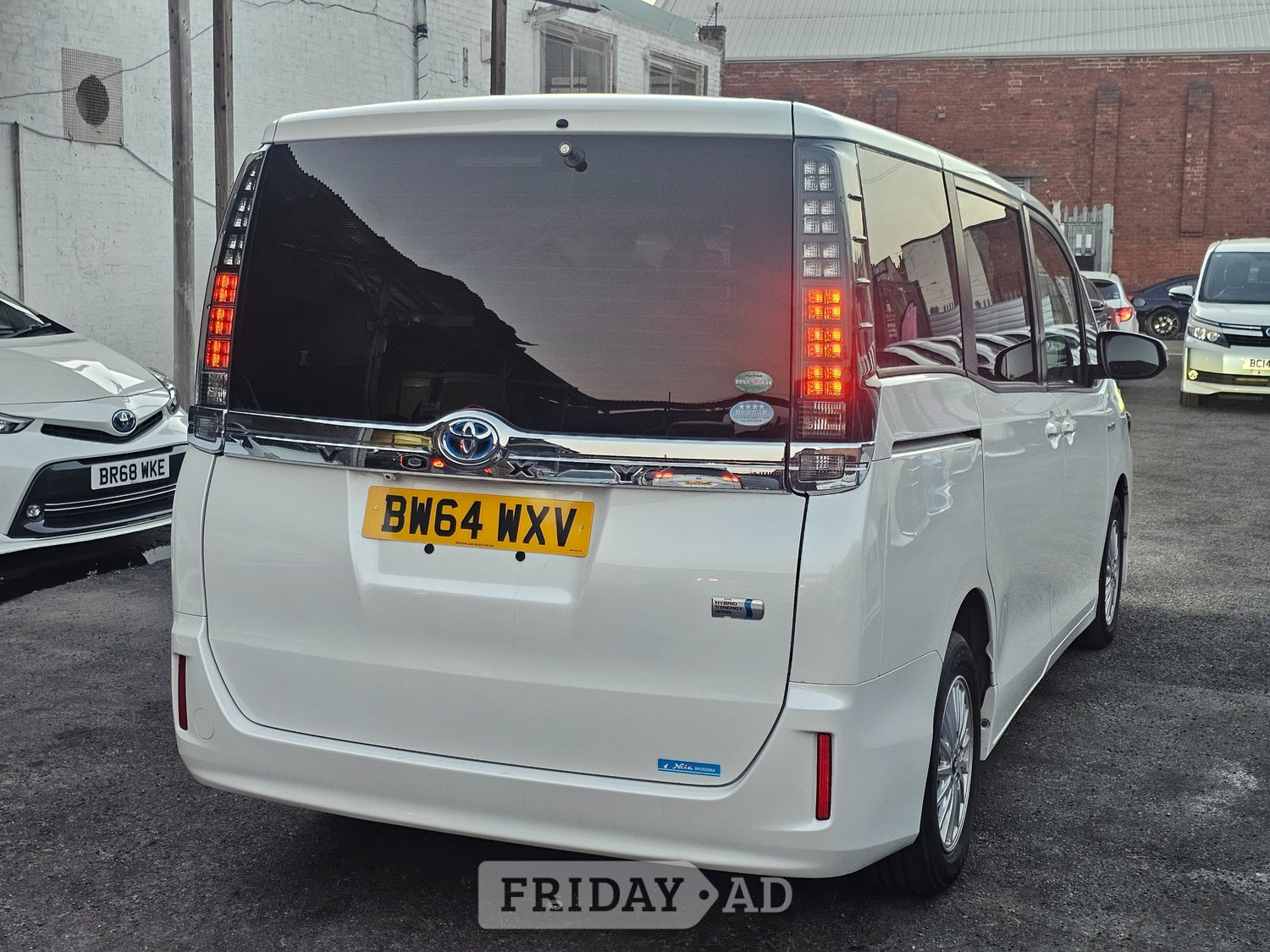 Toyota Voxy 2014 - Cars