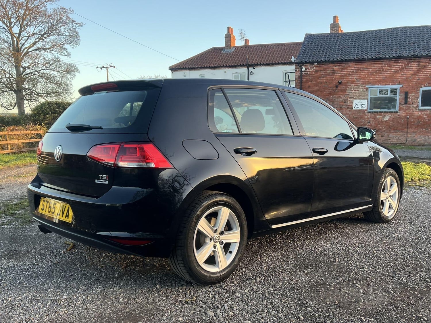 Volkswagen Golf 2015 - Cars