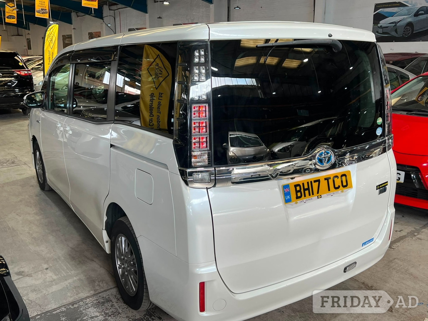 Toyota Voxy 2017 - Cars in Birmingham
