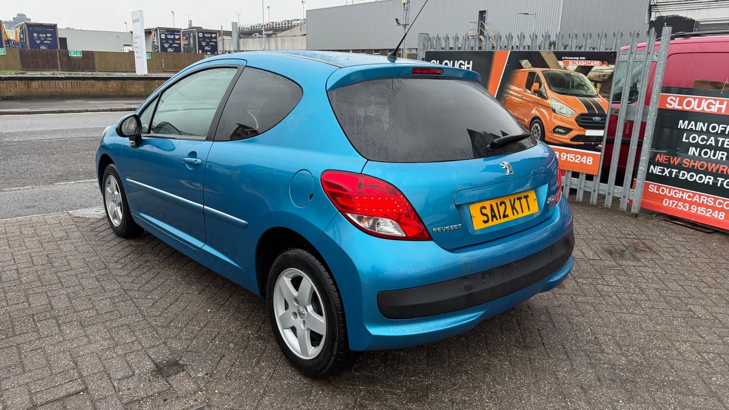 [ berth ]Peugeot 207