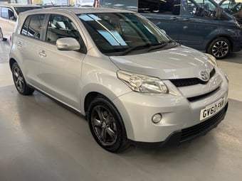 Toyota Urban Cruiser 2010