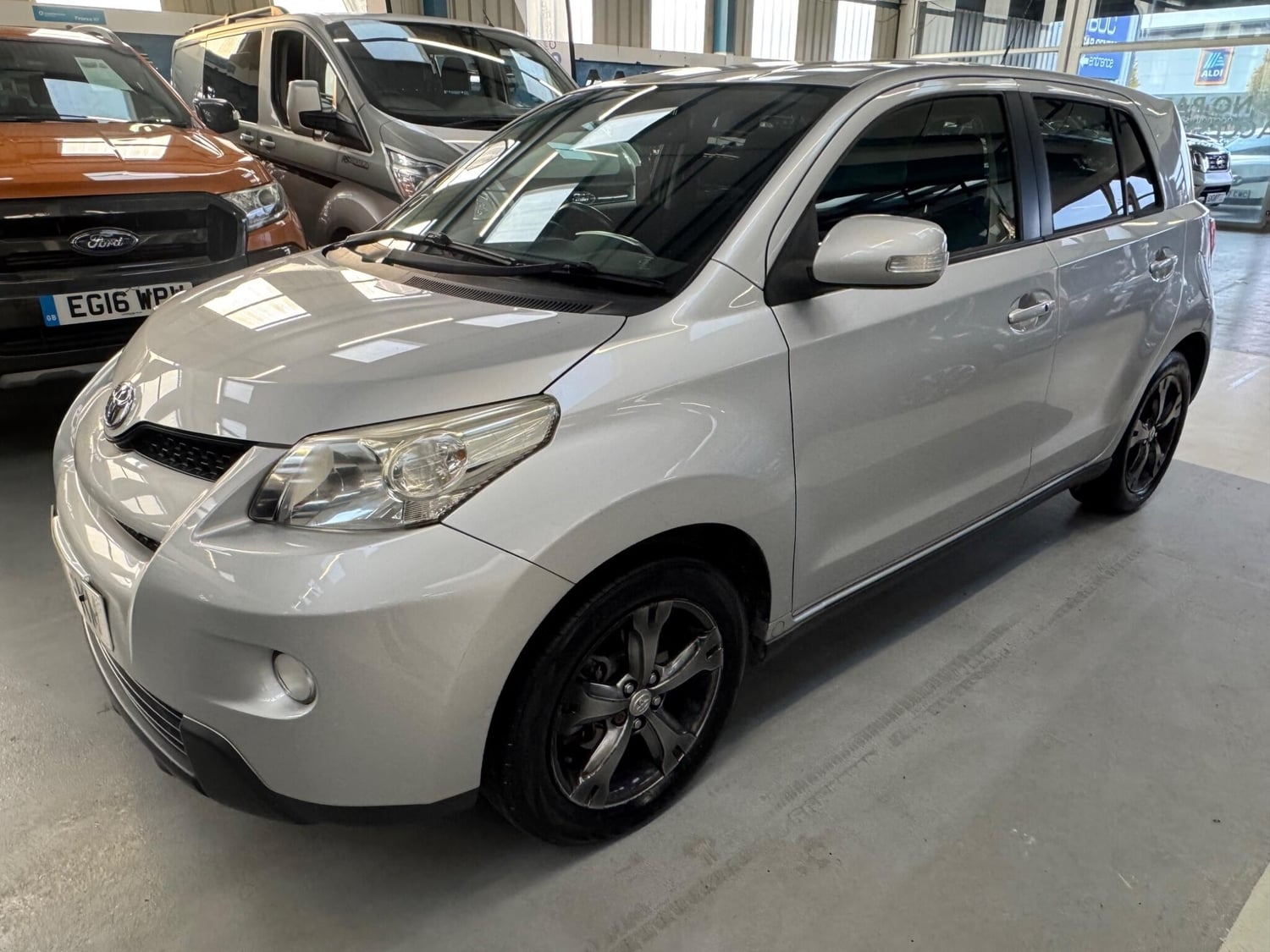 [ berth ]Toyota Urban Cruiser