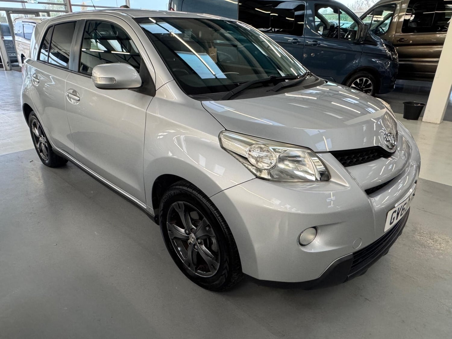 Toyota Urban Cruiser 2010 - Cars