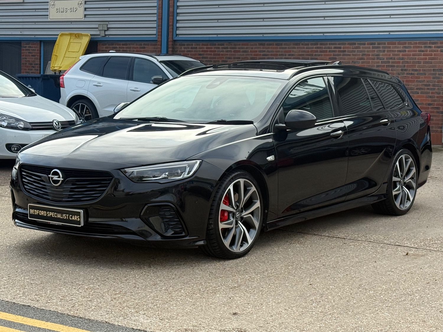 Vauxhall Insignia 2019 - Cars in Bedford
