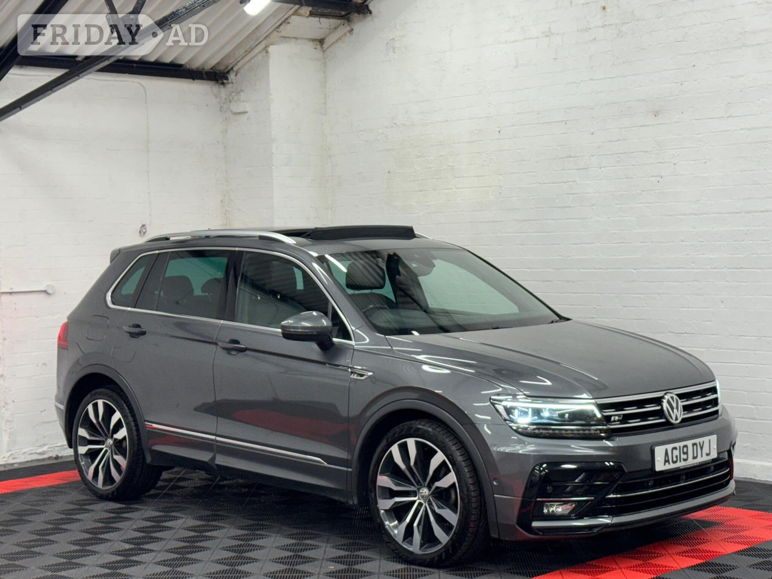 Volkswagen Tiguan 2019 - Cars in Birmingham