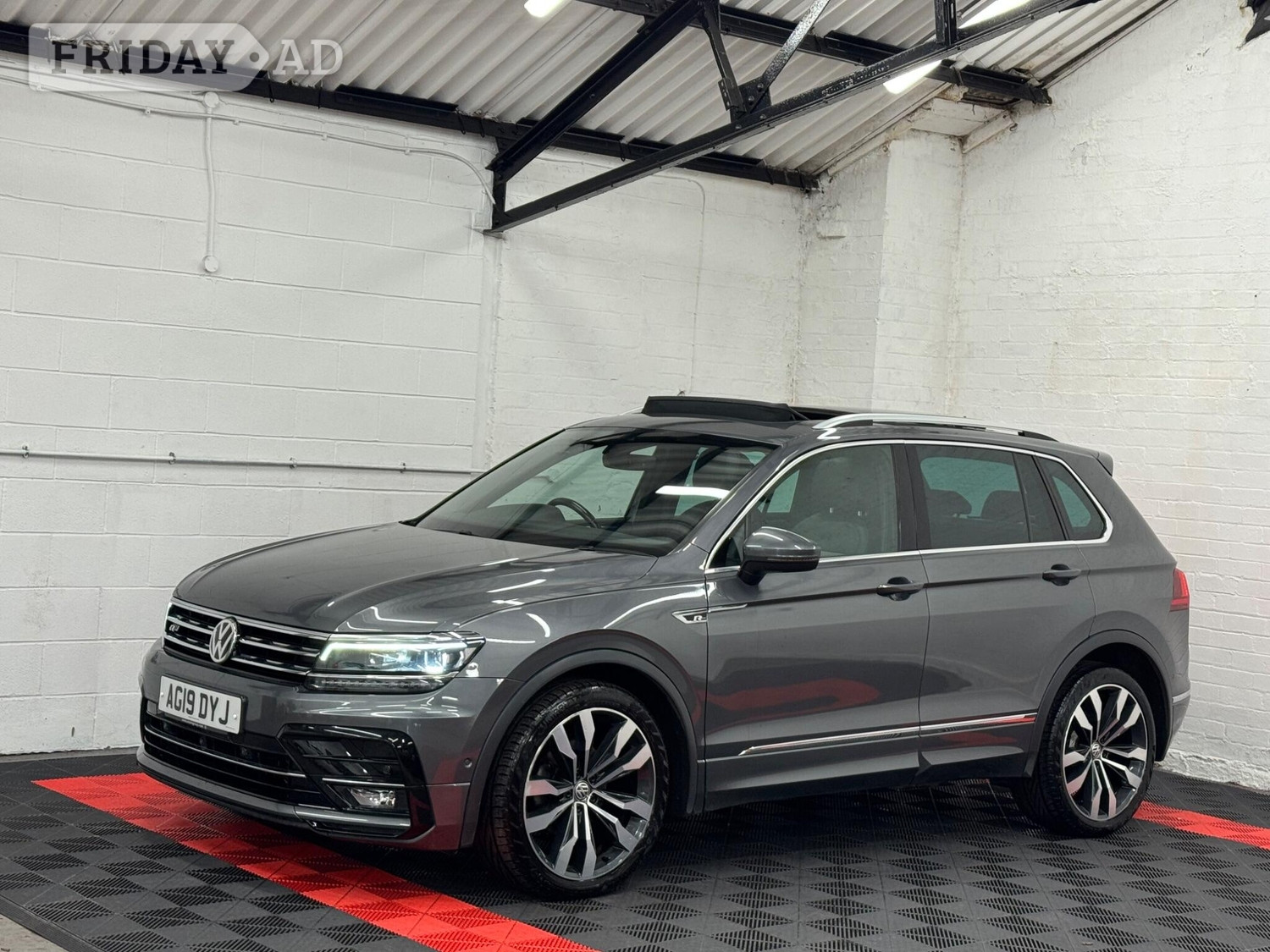 Volkswagen Tiguan 2019 - Cars