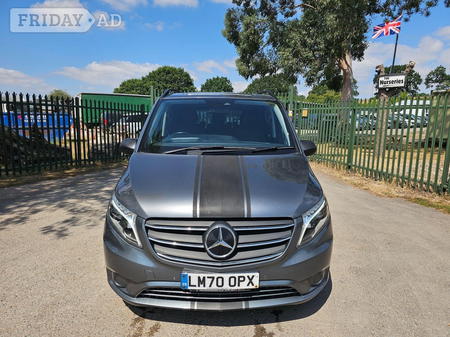 Mercedes-Benz Vito Reading
