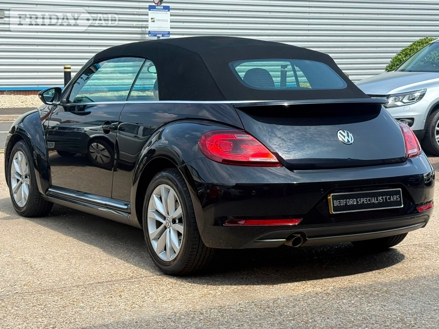 Volkswagen Beetle 2017 - Cars in Bedford