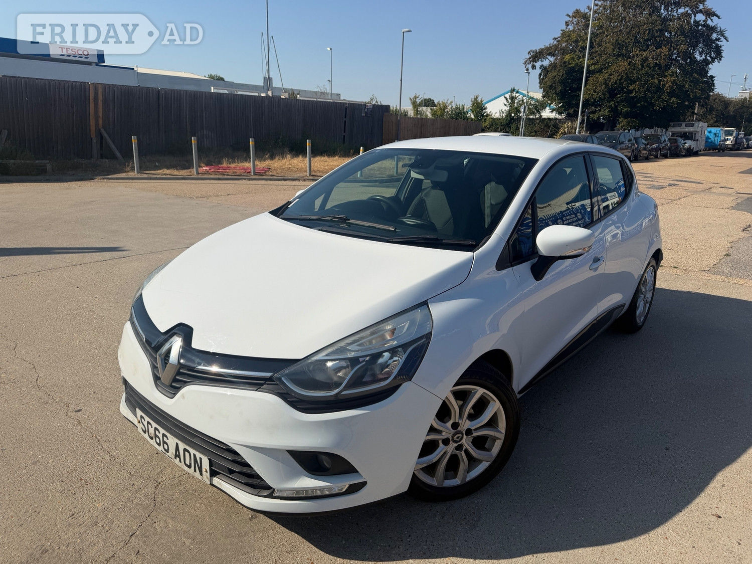 [ berth ]Renault Clio