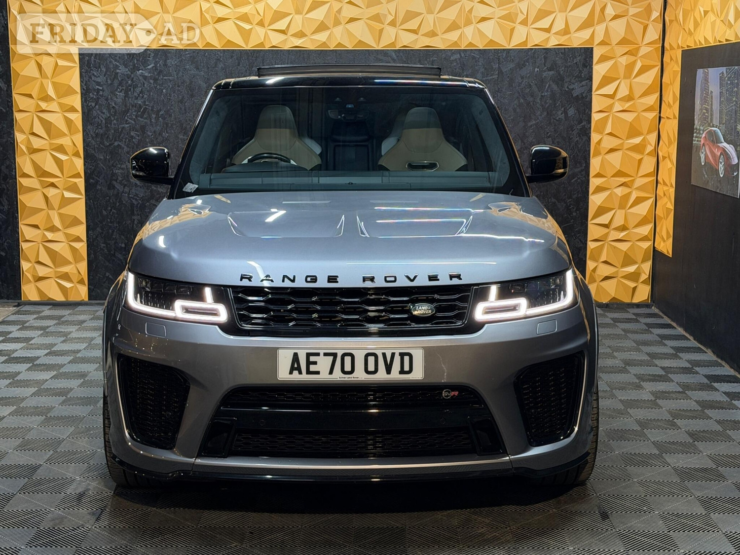 [ berth ]Land Rover Range Rover Sport