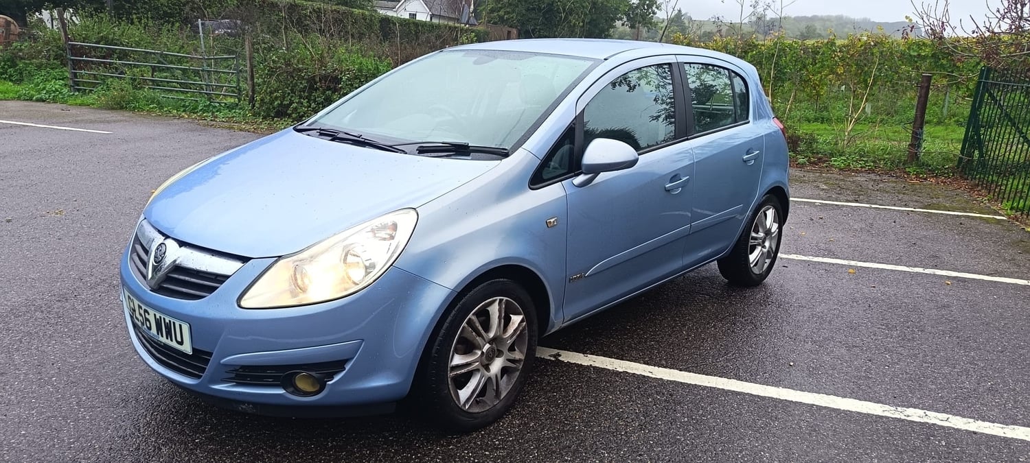 [ berth ]Vauxhall Corsa