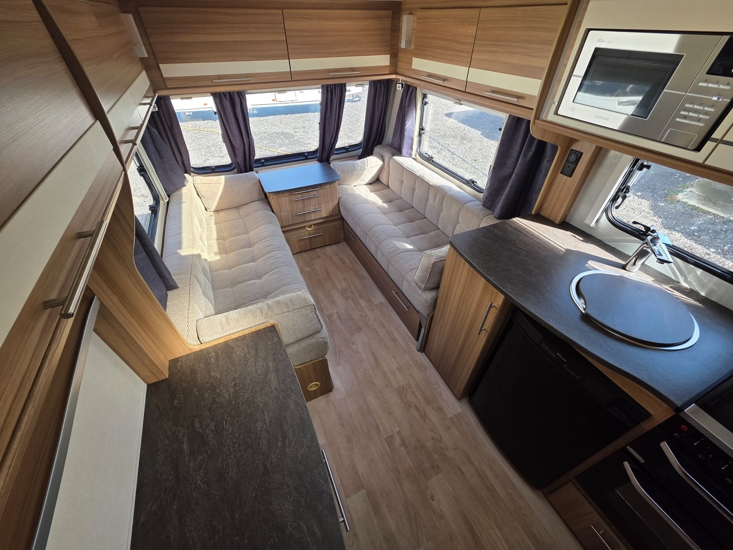 Lunar Quasar 462 2017 - Motorhomes & Caravans