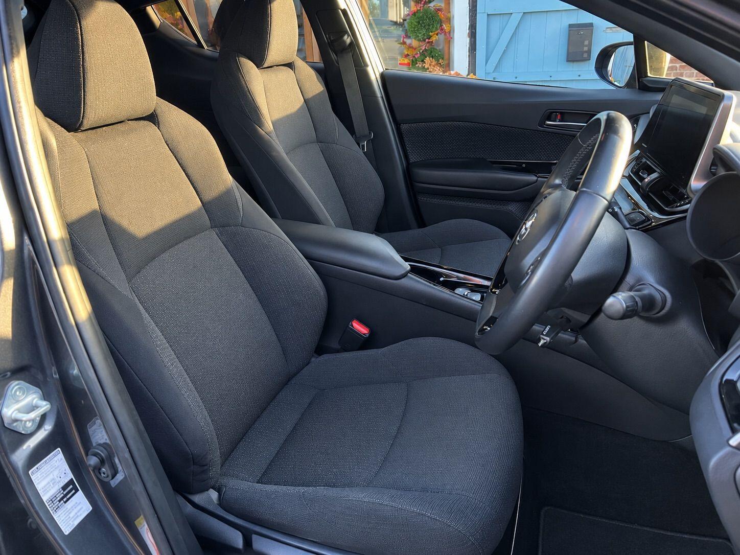 [ berth ]Toyota C-HR