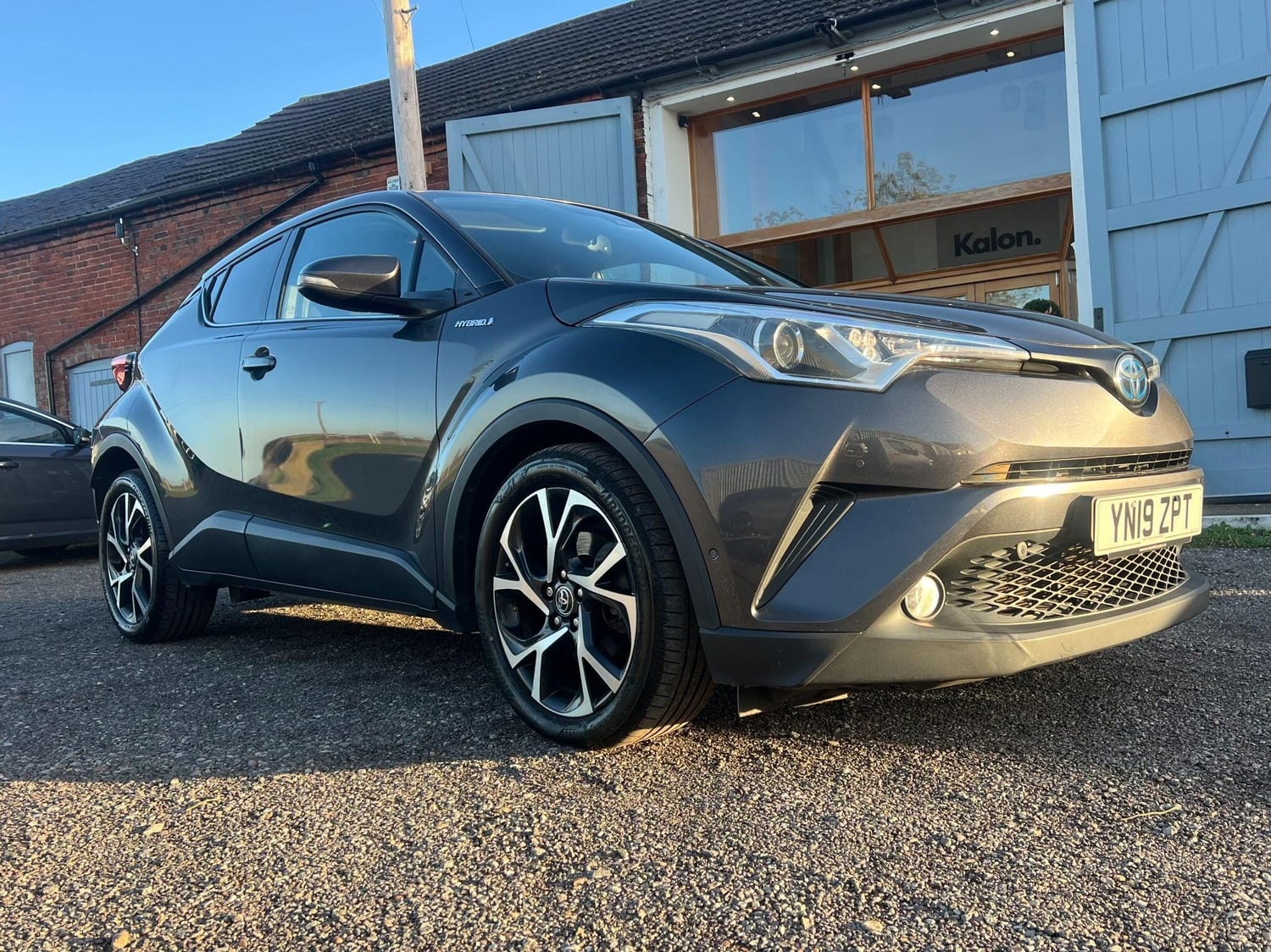 Toyota C-HR 2019 - Cars in Nottingham