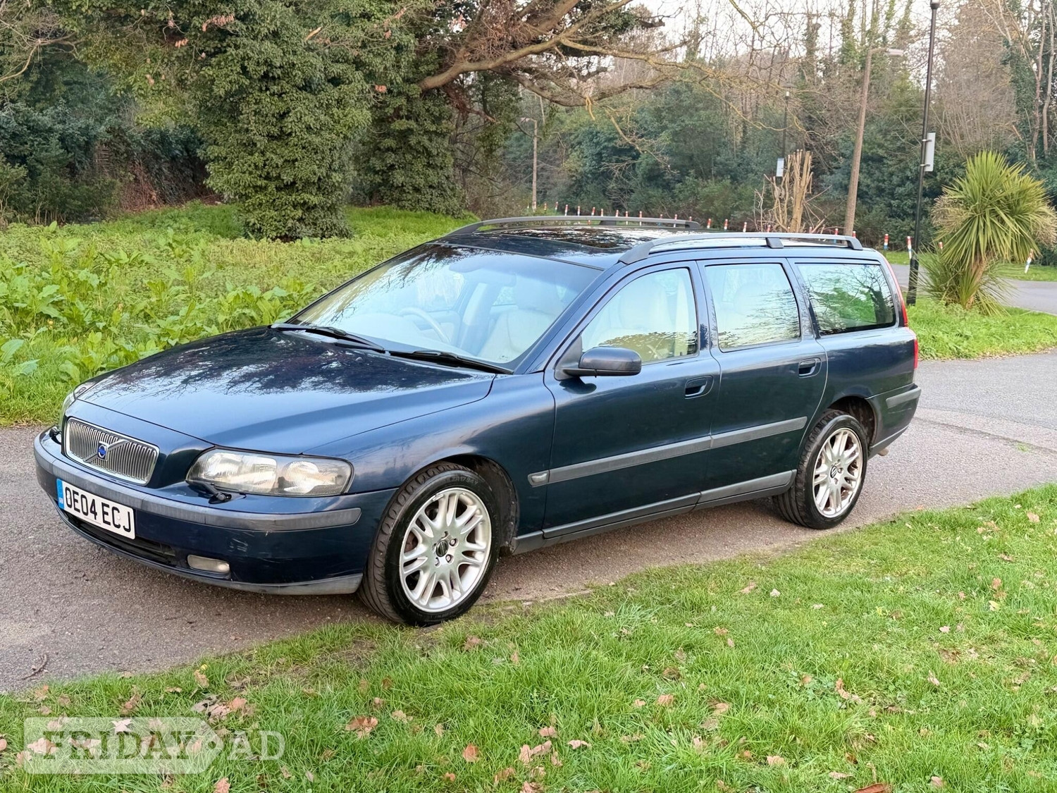 Volvo V70 2004 - Cars in Slough