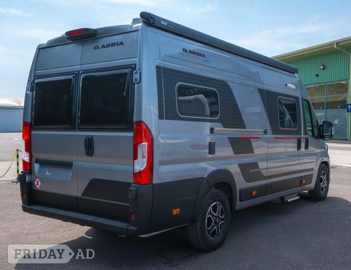 [4 berth ]Adria Twin Sports 640 SLB 180BHP Auto Fiat 180