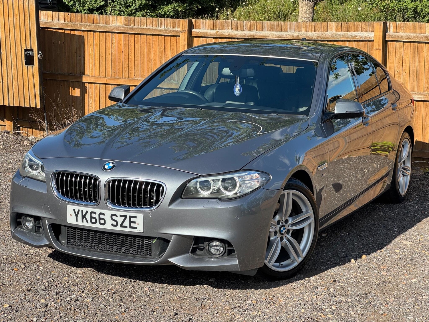 [ berth ]BMW 5 Series