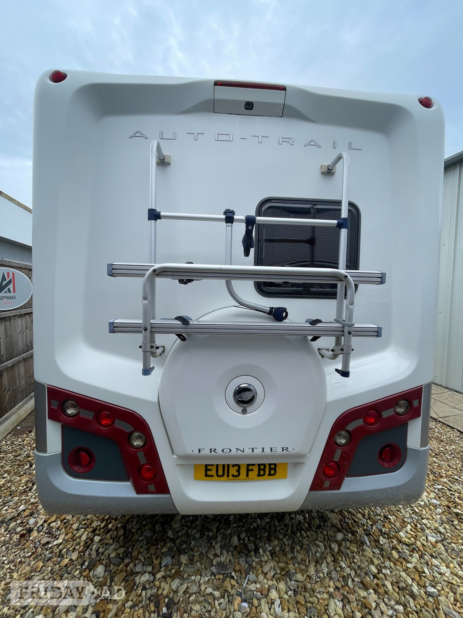 [ berth ]Auto-Trail Frontier