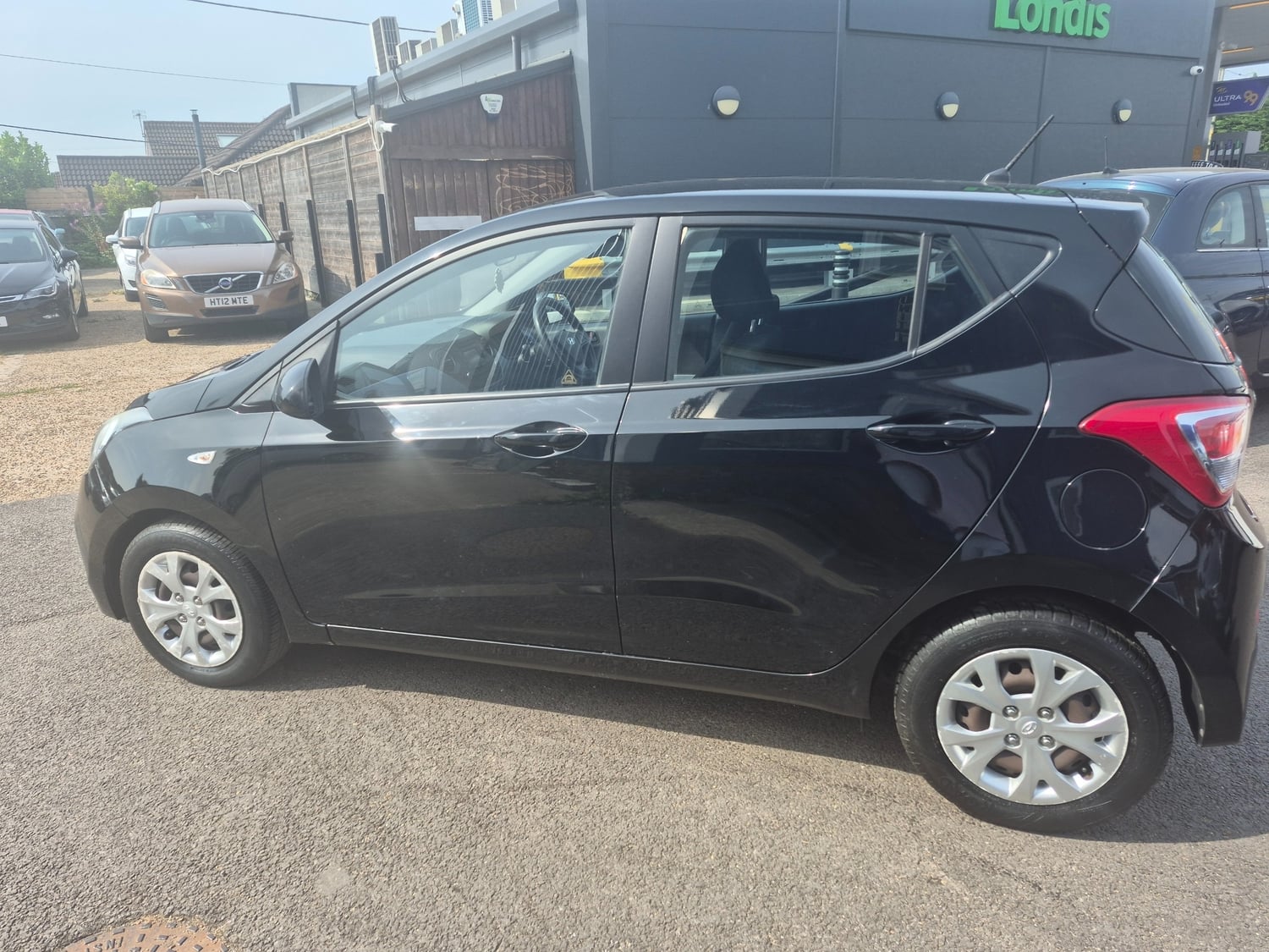 Hyundai i10 2015 - Cars