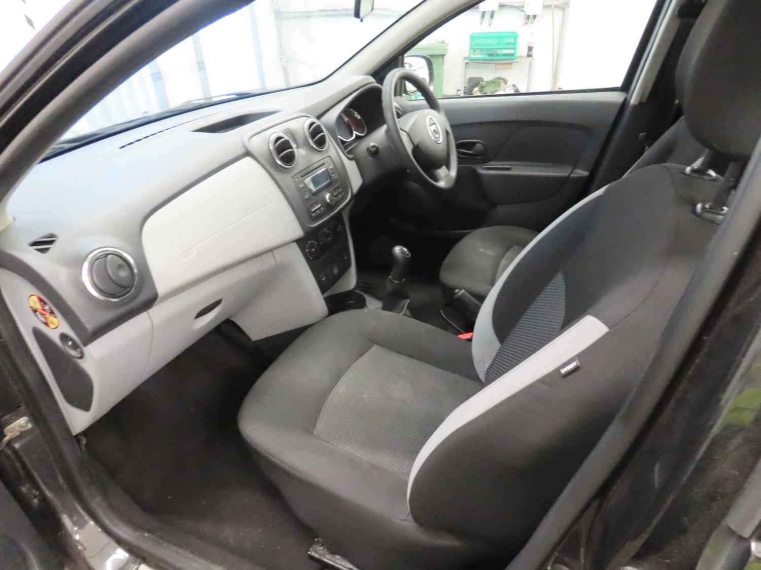 [ berth ]Dacia Sandero